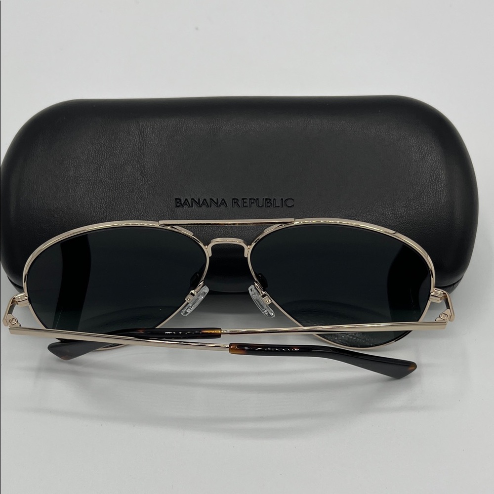 NEW✨Banana Republic✨             
Gold Frame Sunglasses - Picture 3 of 7